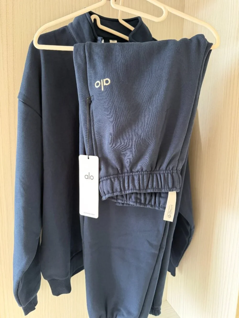ALO Yoga brand new